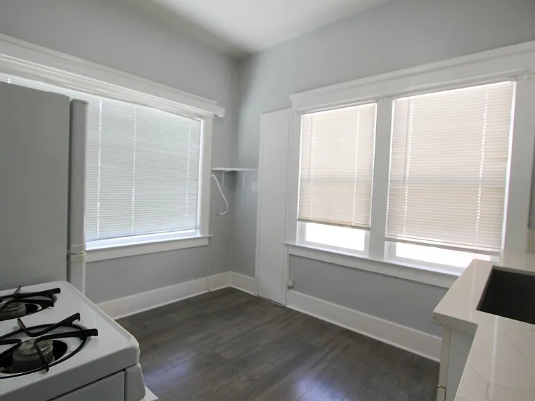1153 E Appleton St — Photo 5