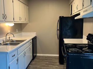 South Glen Apartments, Tulsa, OK 74105