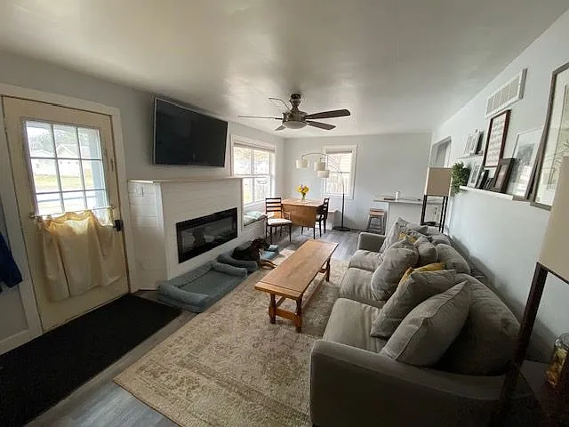 1121 Rose St — Photo 5