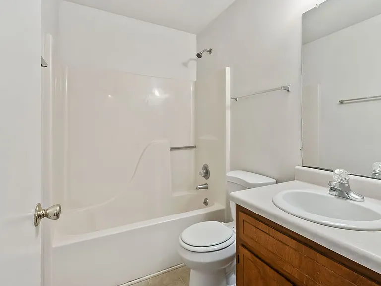 Northridge Drive-276 (x4) — Photo 17