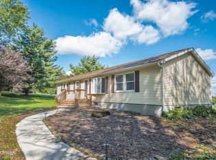 529 Maple Grove Rd, Moscow, PA 18444