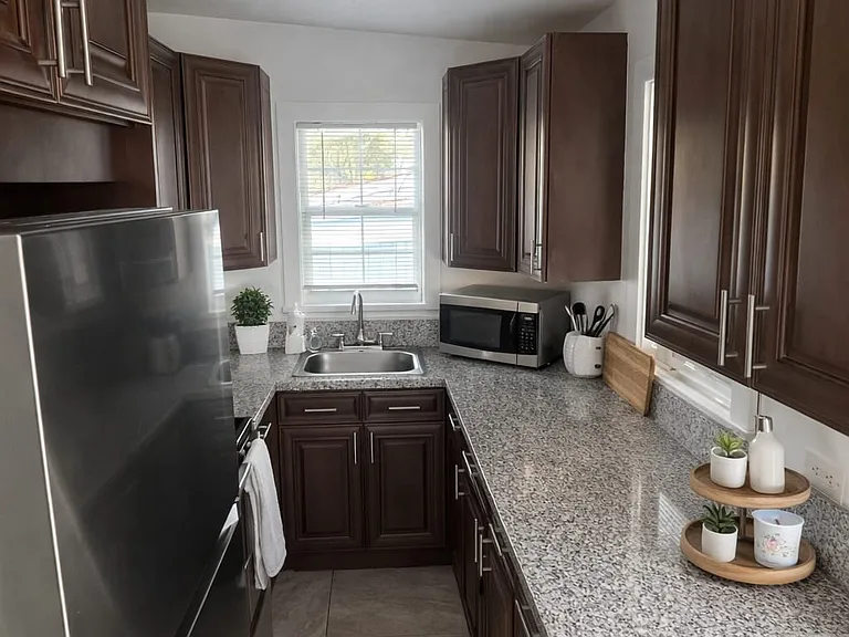 1110 White St #2 — Photo 3