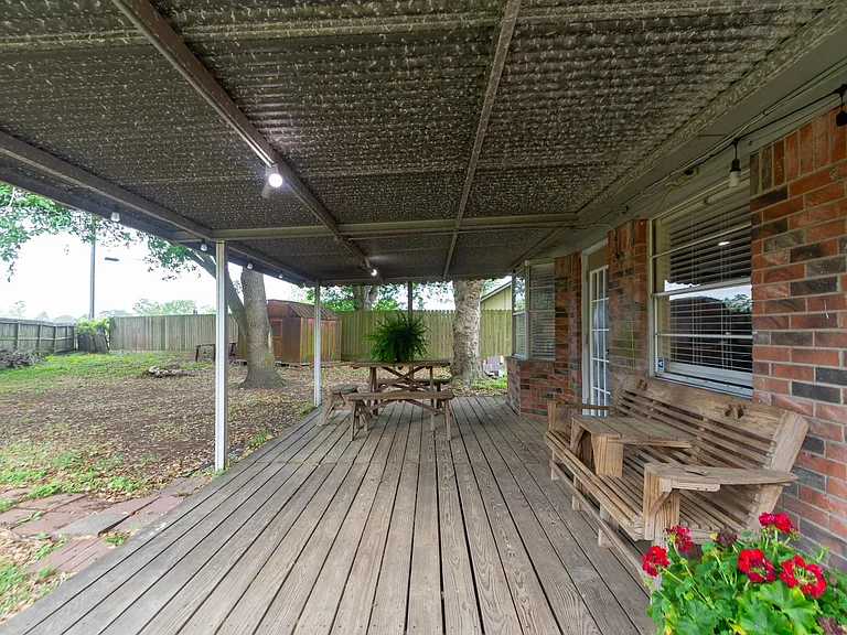 5704 Leggett Ln — Photo 23