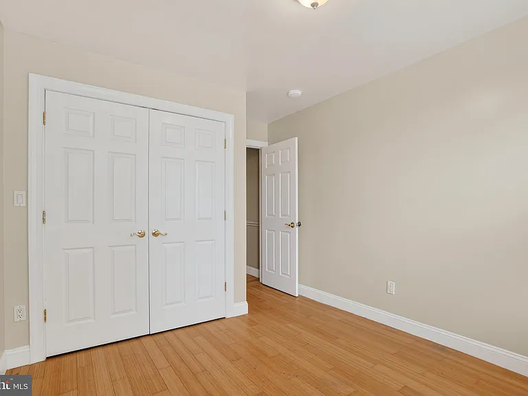 1953 E Stella St — Photo 11
