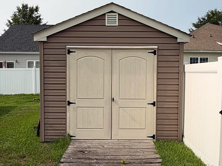2125 Cove Ct — Photo 14