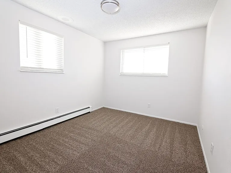 Landmark Apartments — Photo 43