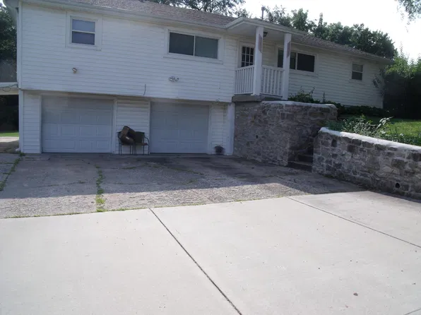5201 Garner Ln, Merriam, KS 66203