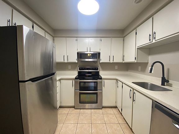 2nd image of 918 30th St NE