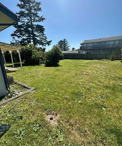 205 Cedar St — Photo 4