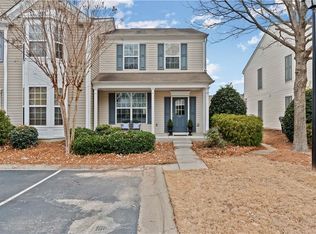 947 Prestwyck Ct, Alpharetta, GA 30004