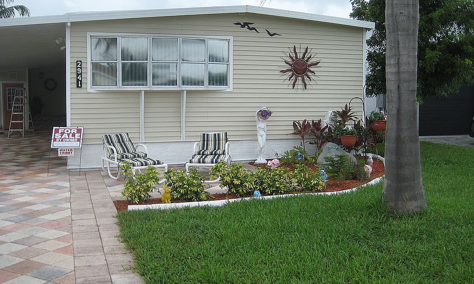 1st image of 2941 Lakeshore Dr