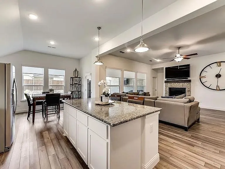 17013 Eastbrook Dr — Photo 9