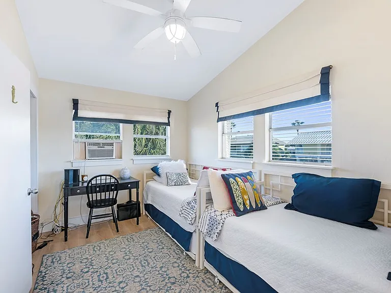 1 Lauderdale Dr — Photo 15