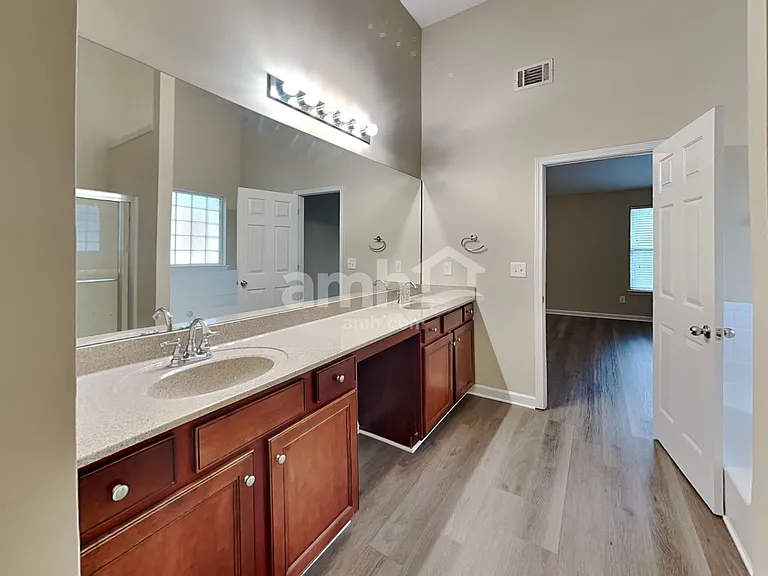 1380 Grey Rock Way — Photo 11