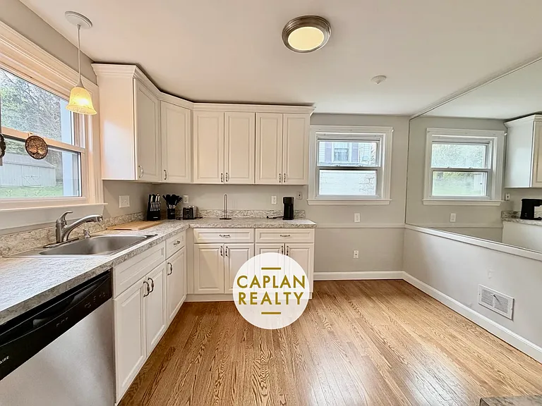 29 Wellington Rd — Photo 10