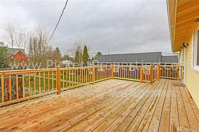 2 bed, 1.0 bath, 1208 sqft, $1,825 — Photo 3