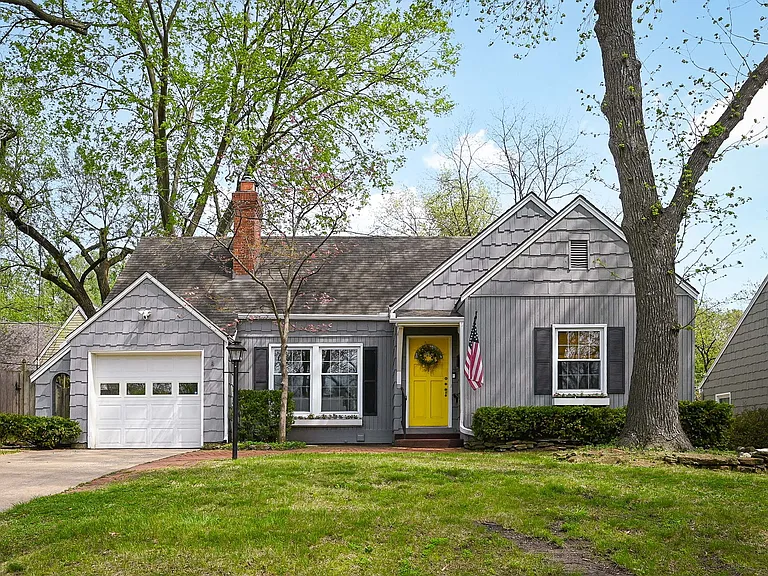 5525 Falmouth Rd — Photo 1