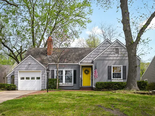 5525 Falmouth Rd, Fairway, KS 66205