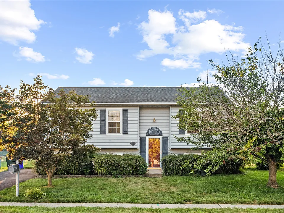 841 Briar Ct