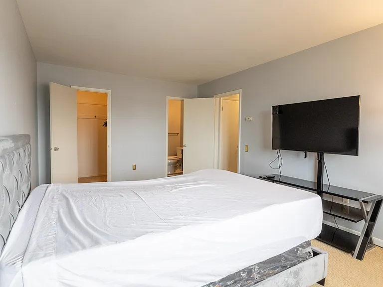 1747 Edgewood Hill Cir #203 — Photo 9