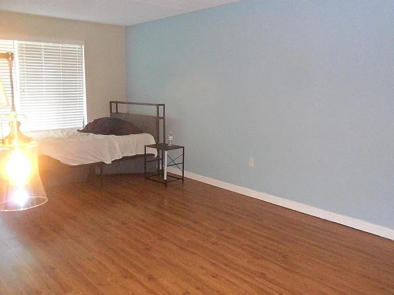 1550 Worcester Rd #528 — Photo 5