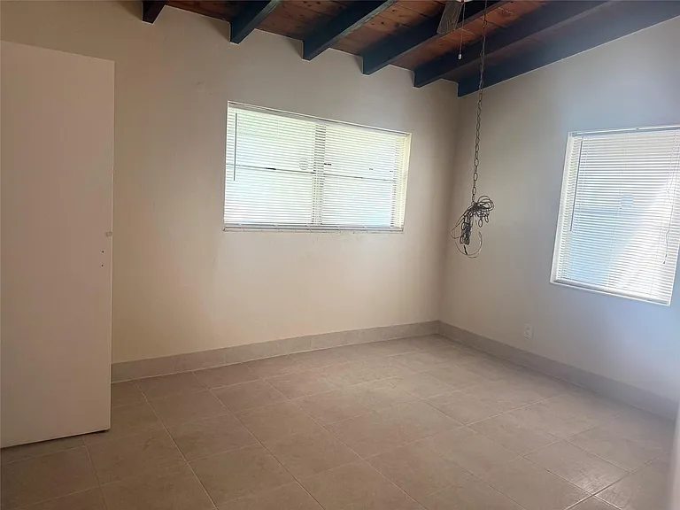 605 SW 22nd Ave — Photo 16