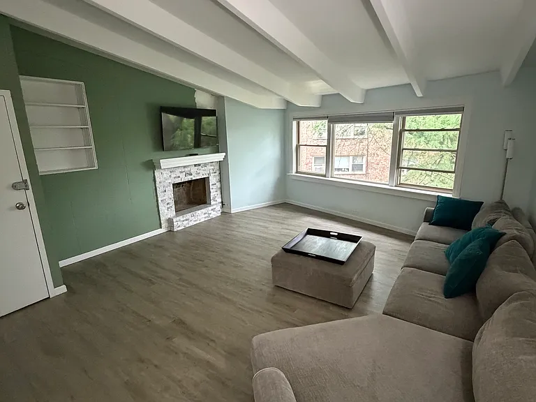 2148 W Rosemont Ave #4A — Photo 3