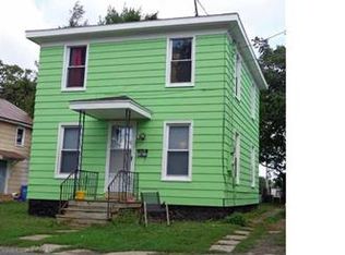 9422 1st St, Phoenix, NY 13135