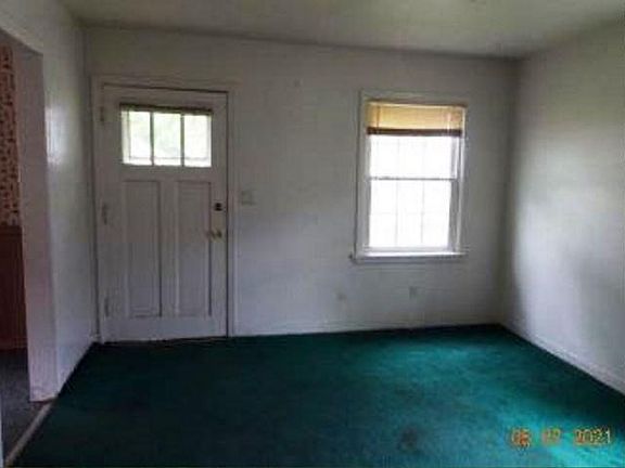 3rd image of 219 Hayes Ave