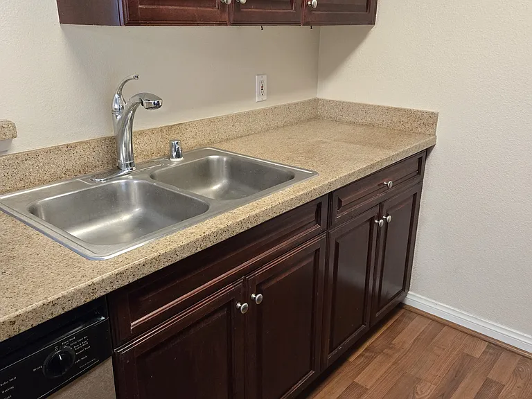 5520 Owensmouth Ave #313 — Photo 7