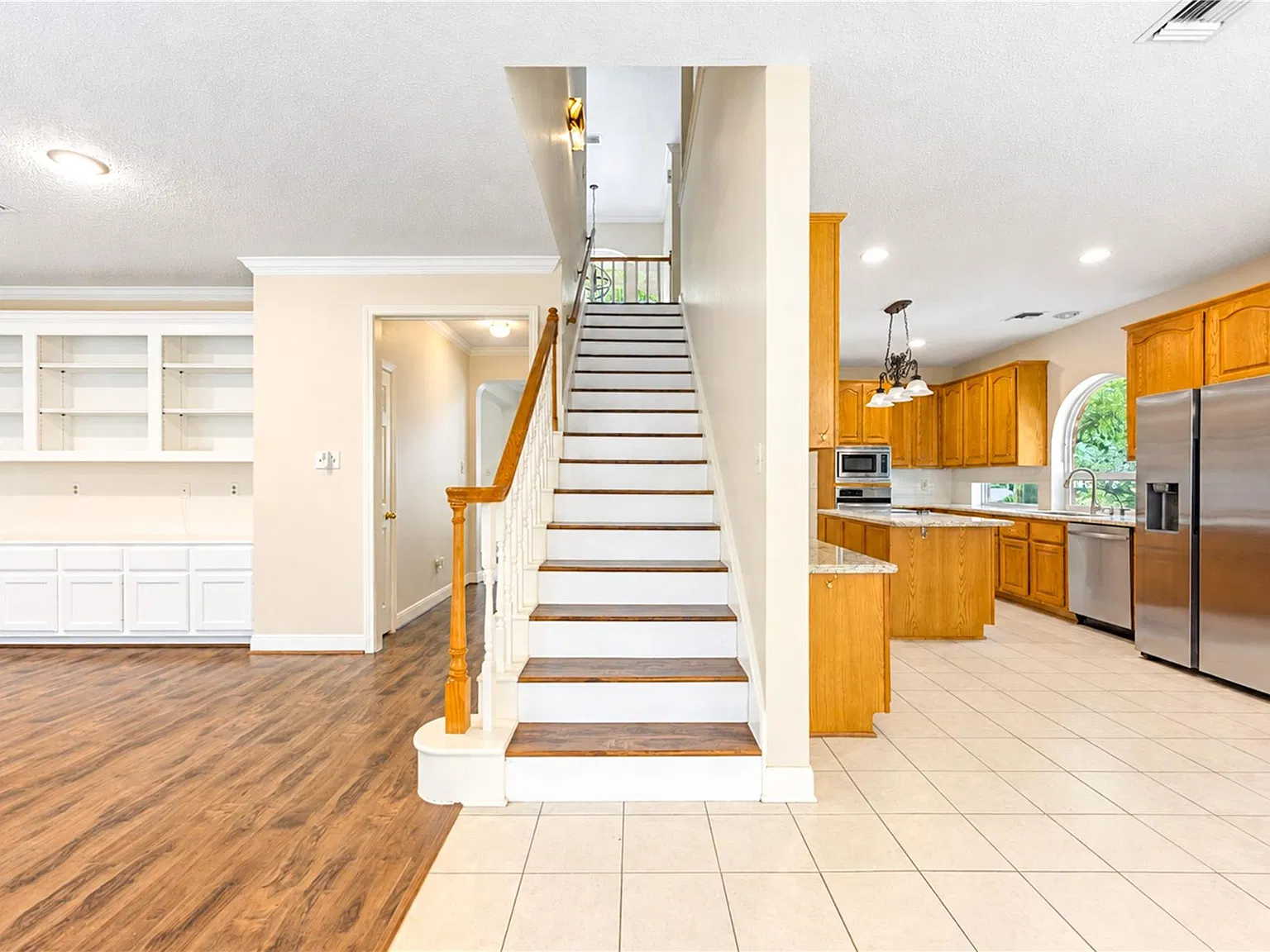 4 bed, 2.5 bath, 3173 sqft, $3,200 — Photo 3