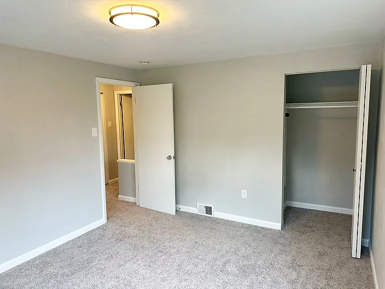 822 E End Ave — Photo 10