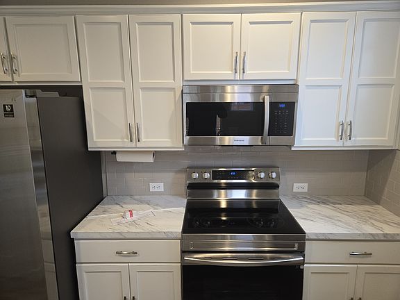 5th image of 3040 Picasso Dr