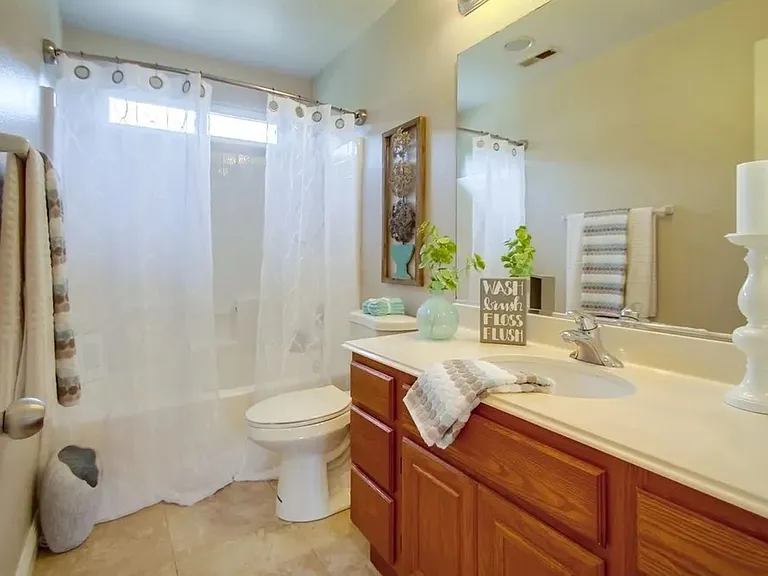 1008 Crystal Springs Pl — Photo 19