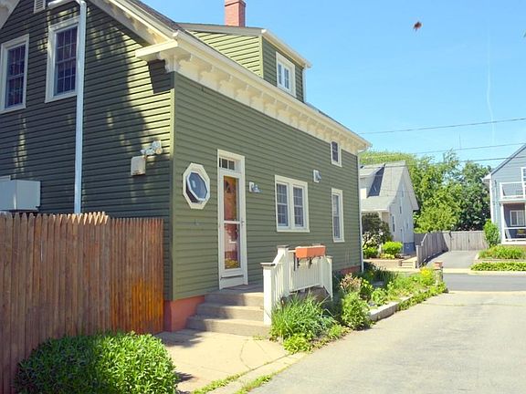 3rd image of 53 Russell Ave