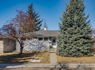 407 E Arlington Dr SE, Calgary, AB T2H 1S4