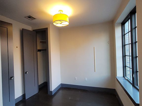 3rd image of 1485 Gates Ave #4B