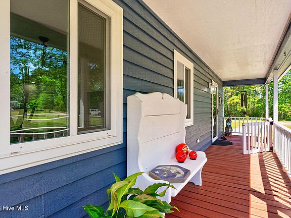 4th image of 6928 Bayfield Lane NW