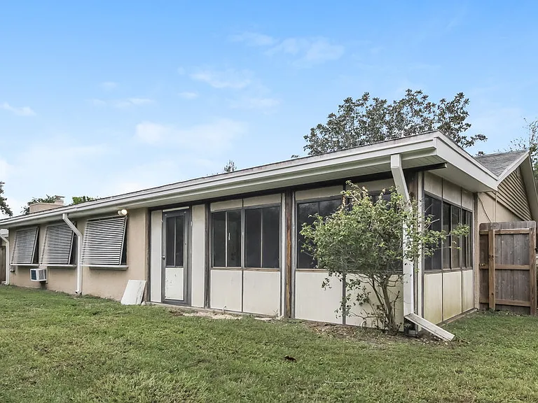 123 Hidalgo Ave — Photo 16