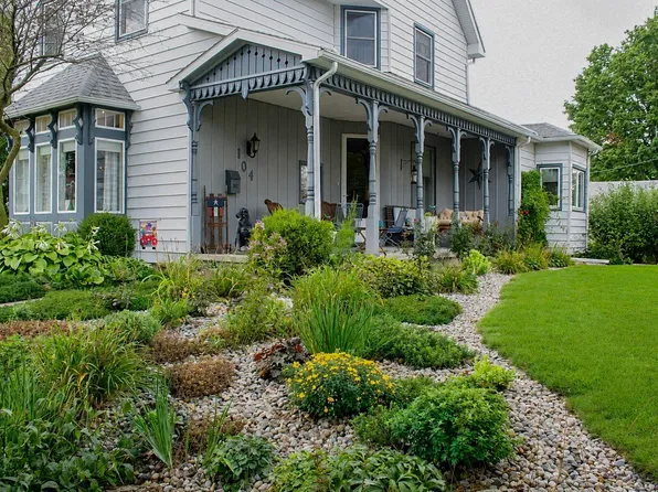104 W 3rd St, North Manchester, IN 46962