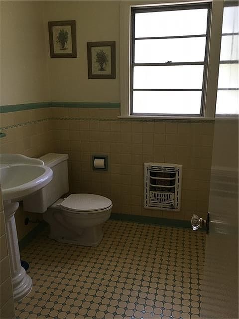 2nd image of 1389 Auwaiku St