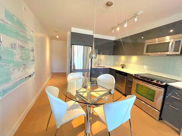 1325 Rolston St #702 — Photo 3