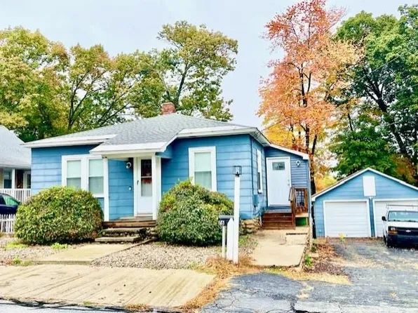 76 Dewey Street, Manchester, NH 03103