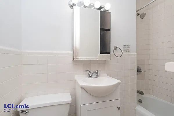 Rented by LC Lemle Real Estate Group | media 20