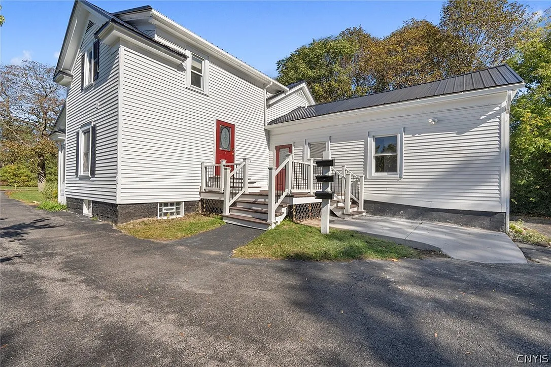 2 bed, 1.0 bath, 950 sqft, $1,800 — Photo 3