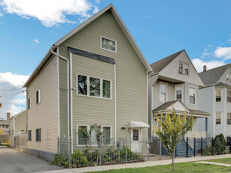 1st image of 3417 W Melrose St Unit 3