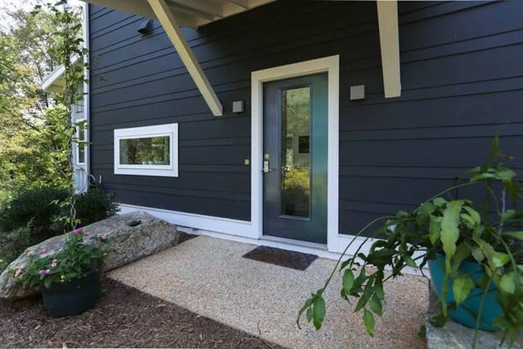 3 bed, 2018 sqft, $3,550 — Photo 4