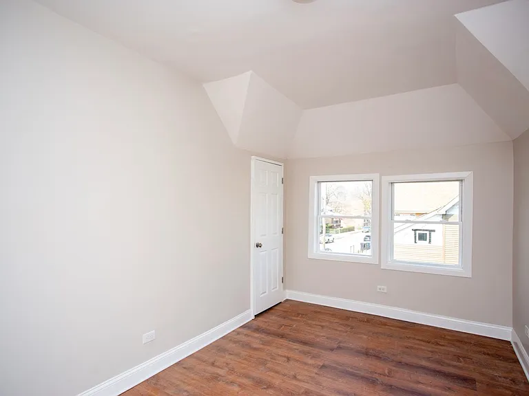 7049 S Kimbark Ave — Photo 6