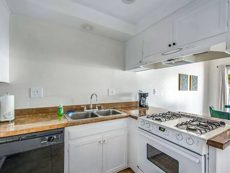 418 Nobel Ave #A — Photo 11