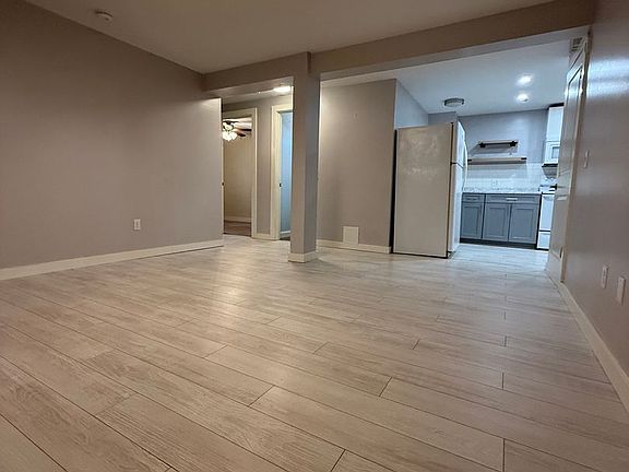 3rd image of 121 Dunbar Ave #B